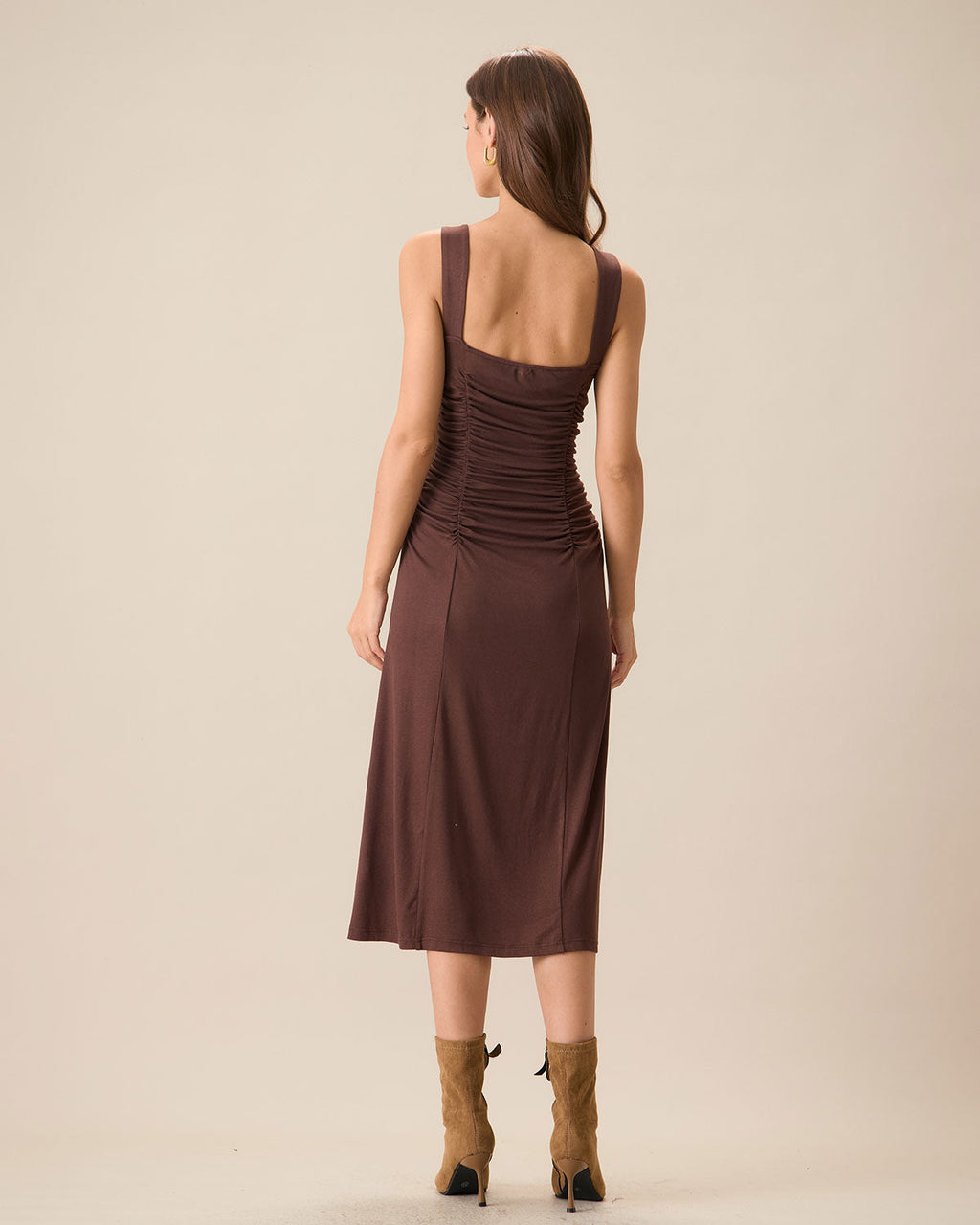 Vestido midi de punto fruncido estilo lencero color café para mujer