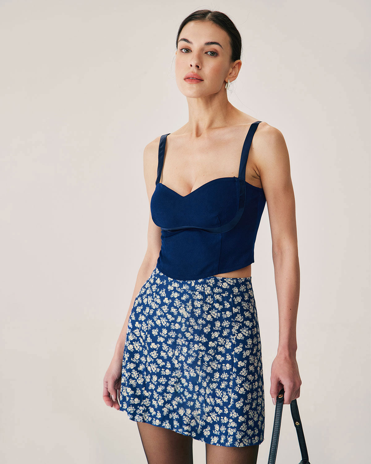 Minifalda evasé floral azul marino