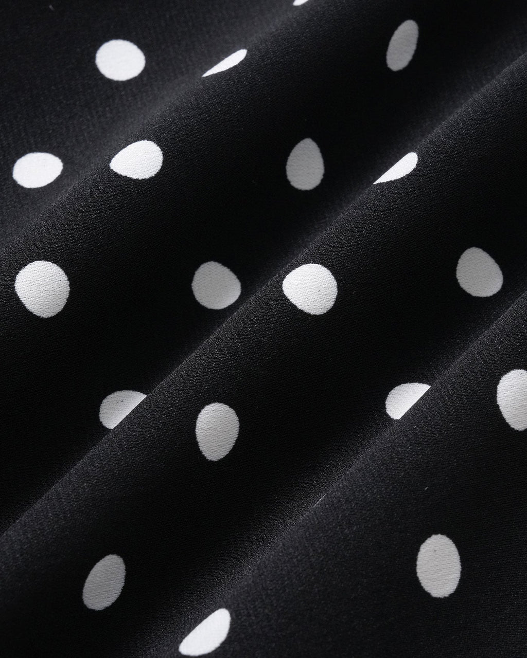 Falda midi de sirena negra con lunares