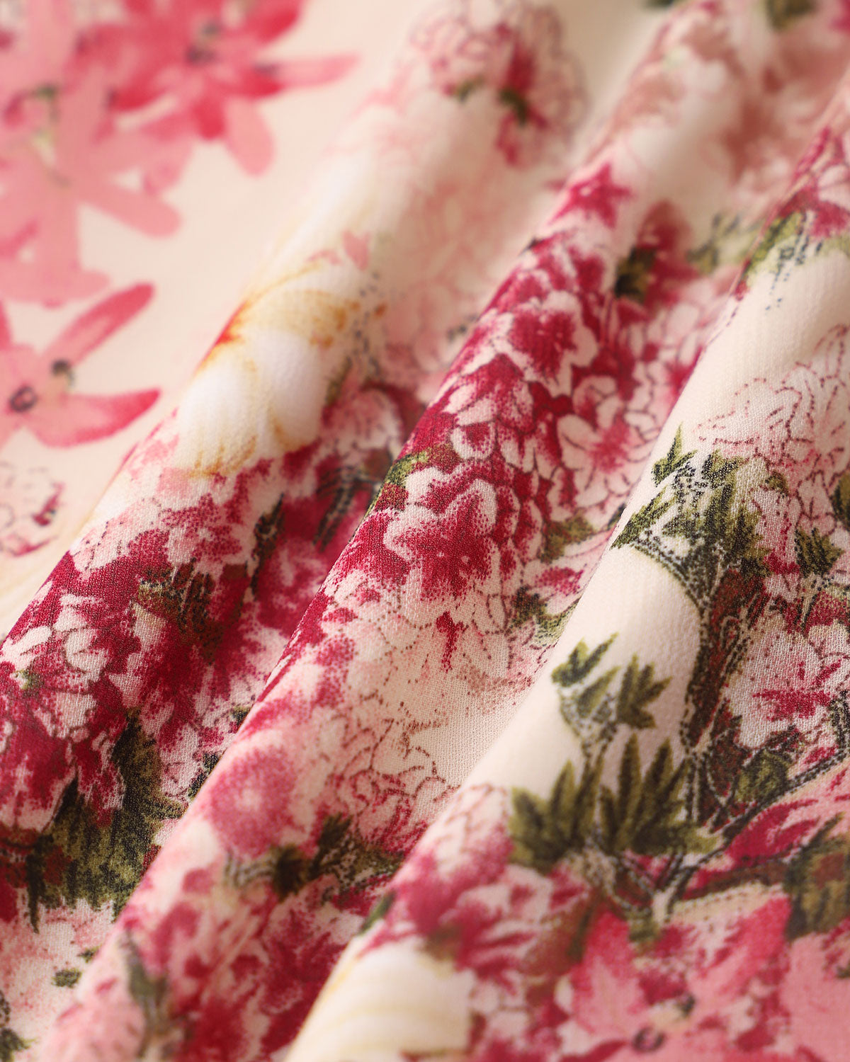 Vestido midi rosa floral con volantes y tirantes anudables