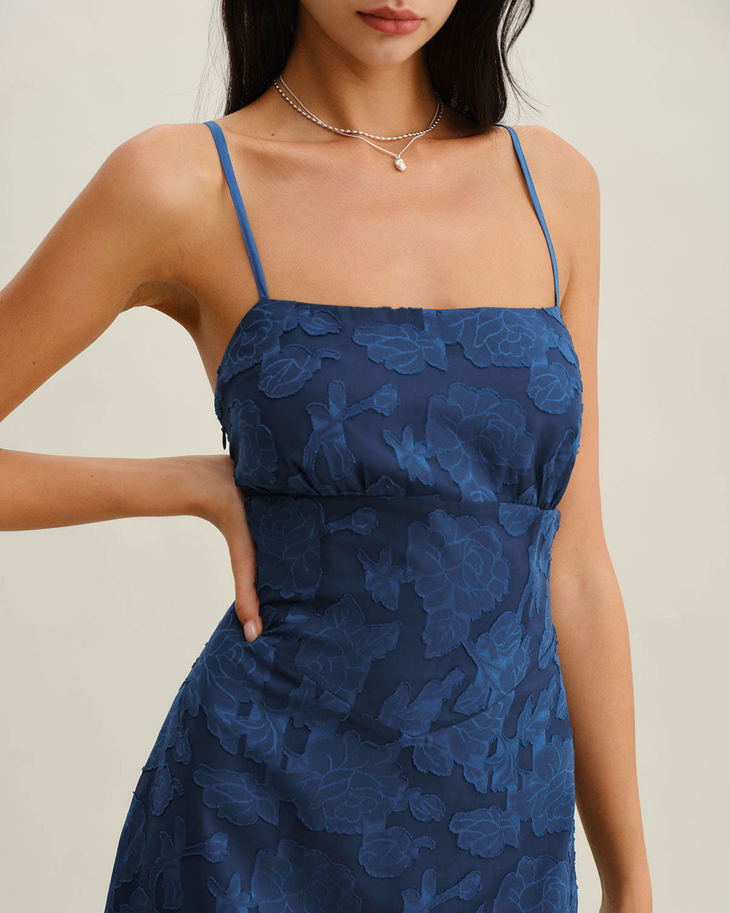 Vestido maxi sin espalda de jacquard azul marino