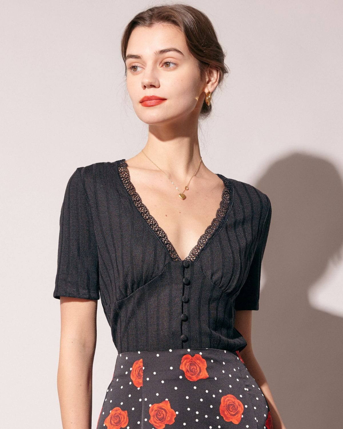 La camiseta de canalé con detalles de encaje