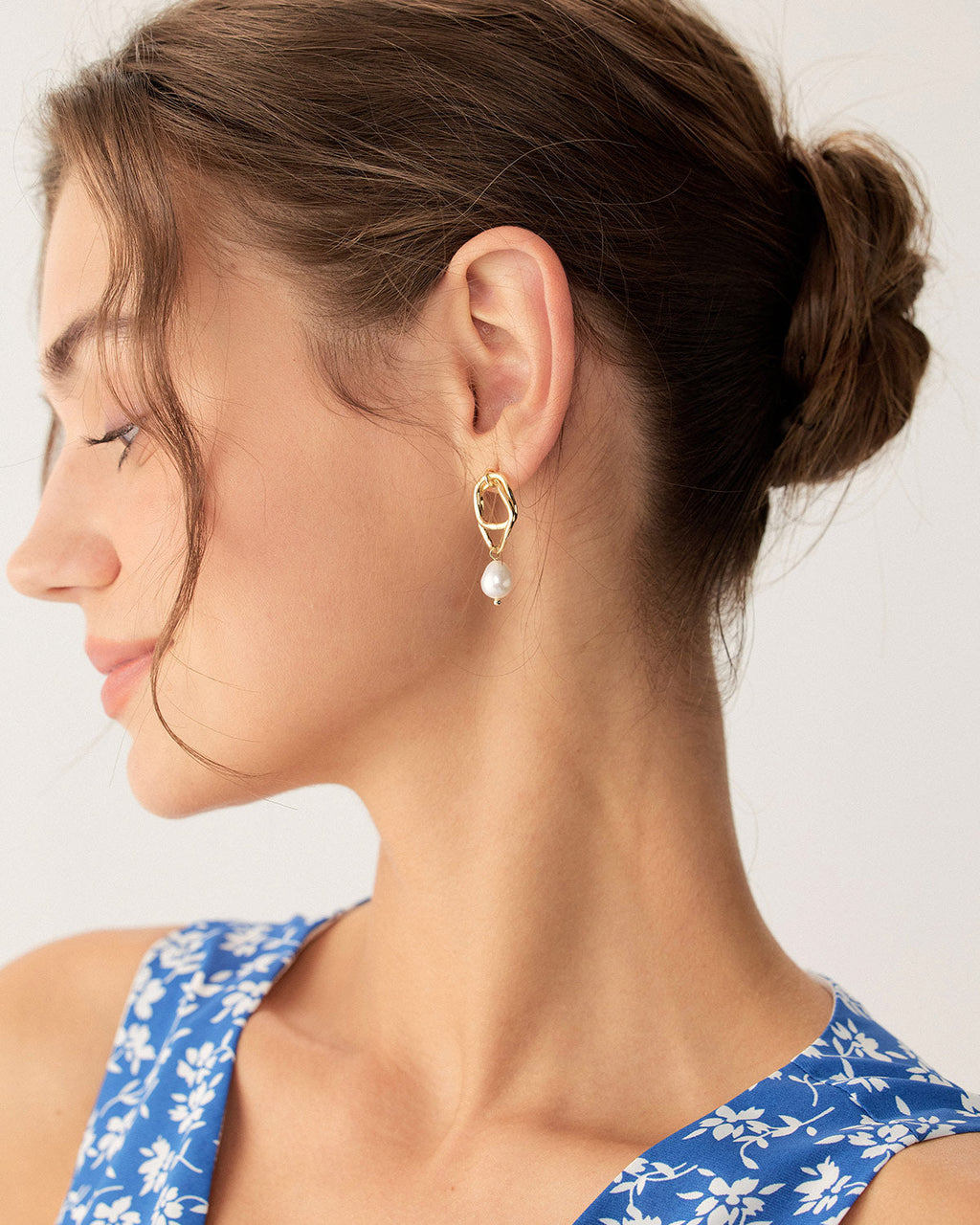 Pendientes de perlas metálicas