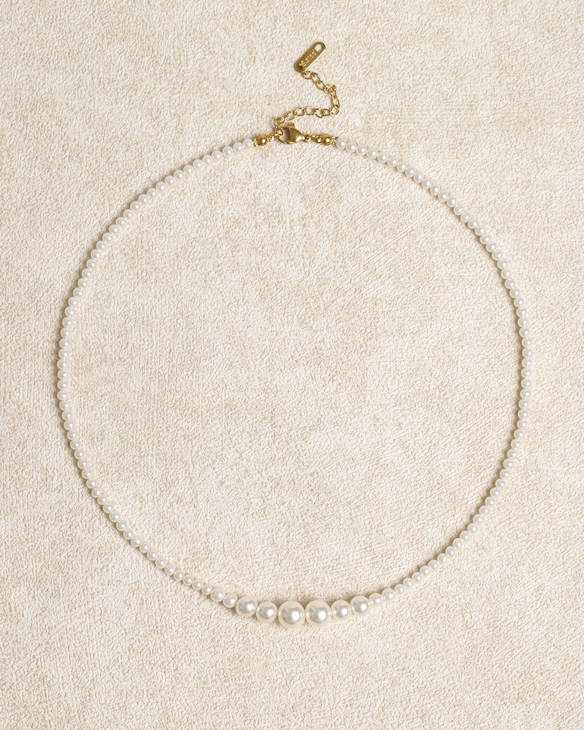 Collar de aleación retro de perlas blancas