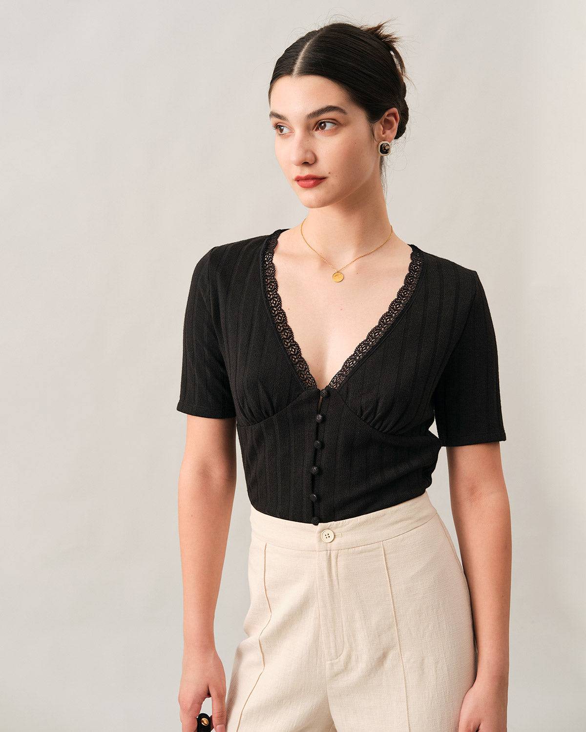 La camiseta de canalé con detalles de encaje