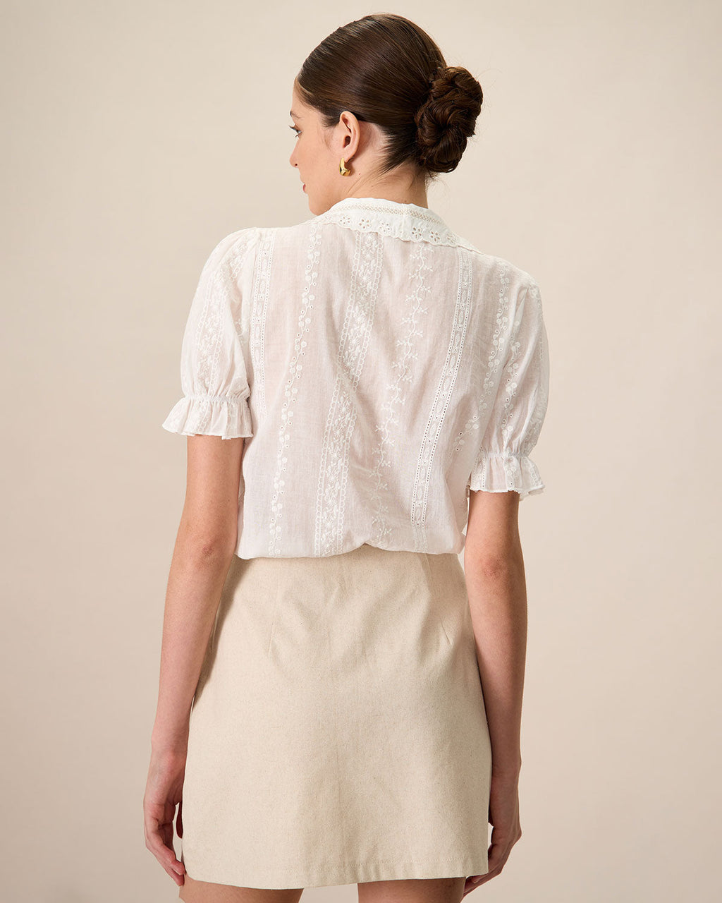 Blusa de algodón blanca con cuello y bordado de encaje para mujer
