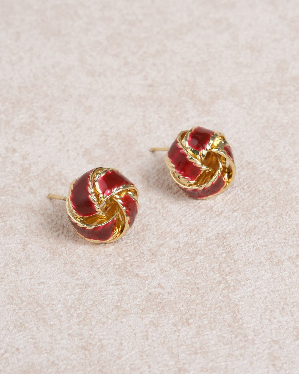 Pendientes calados rojos