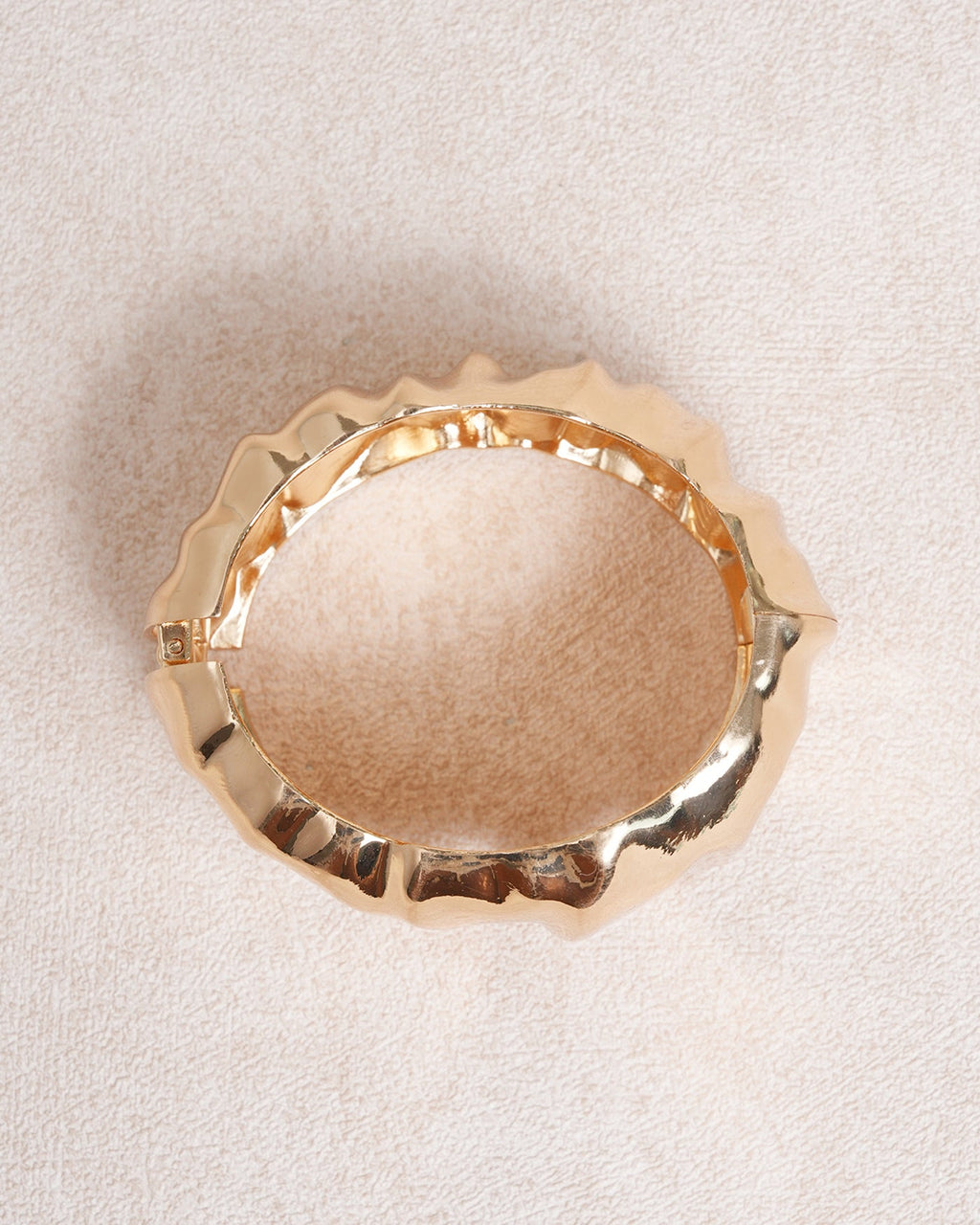 Pulsera ancha de oro