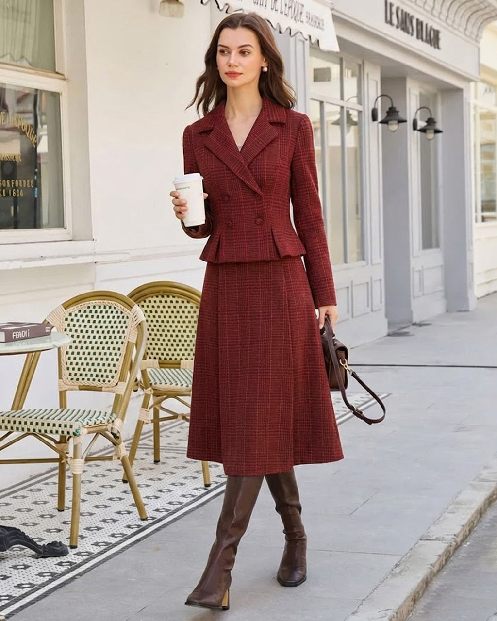 Falda midi evasé de cuadros rojos