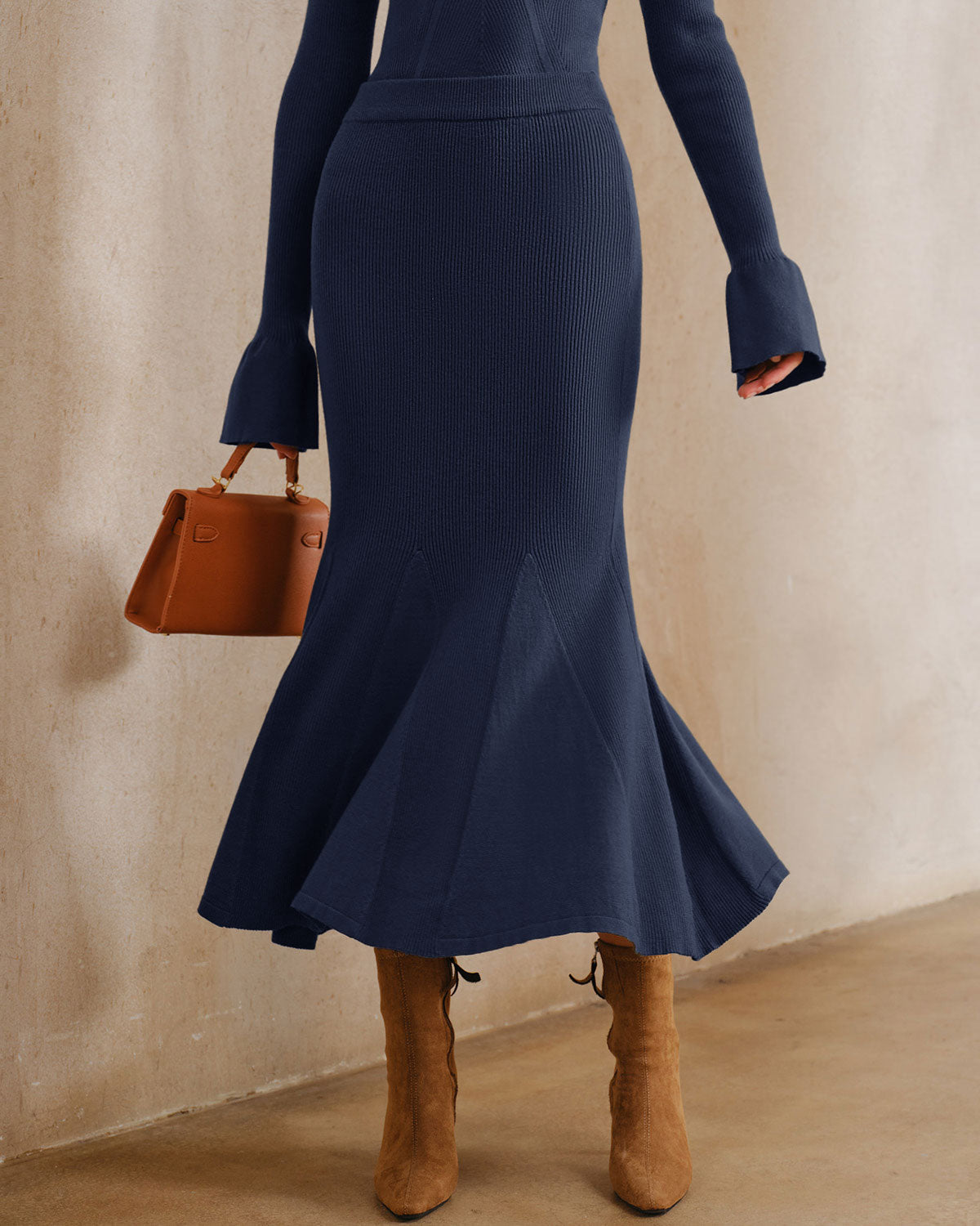 Falda midi sirena de punto azul marino