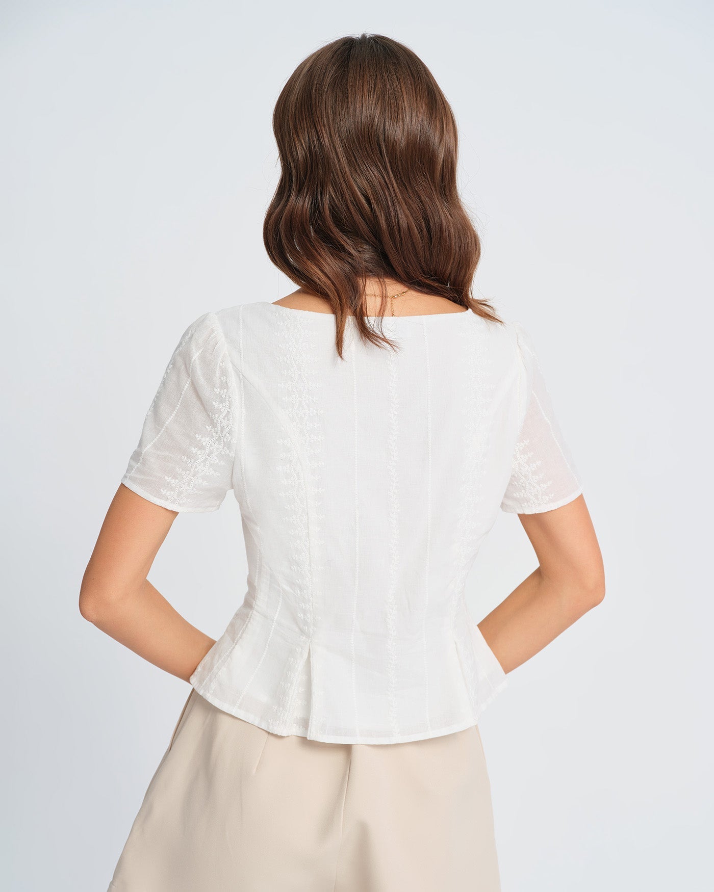 Blusa Blanca Texturizada con Flores