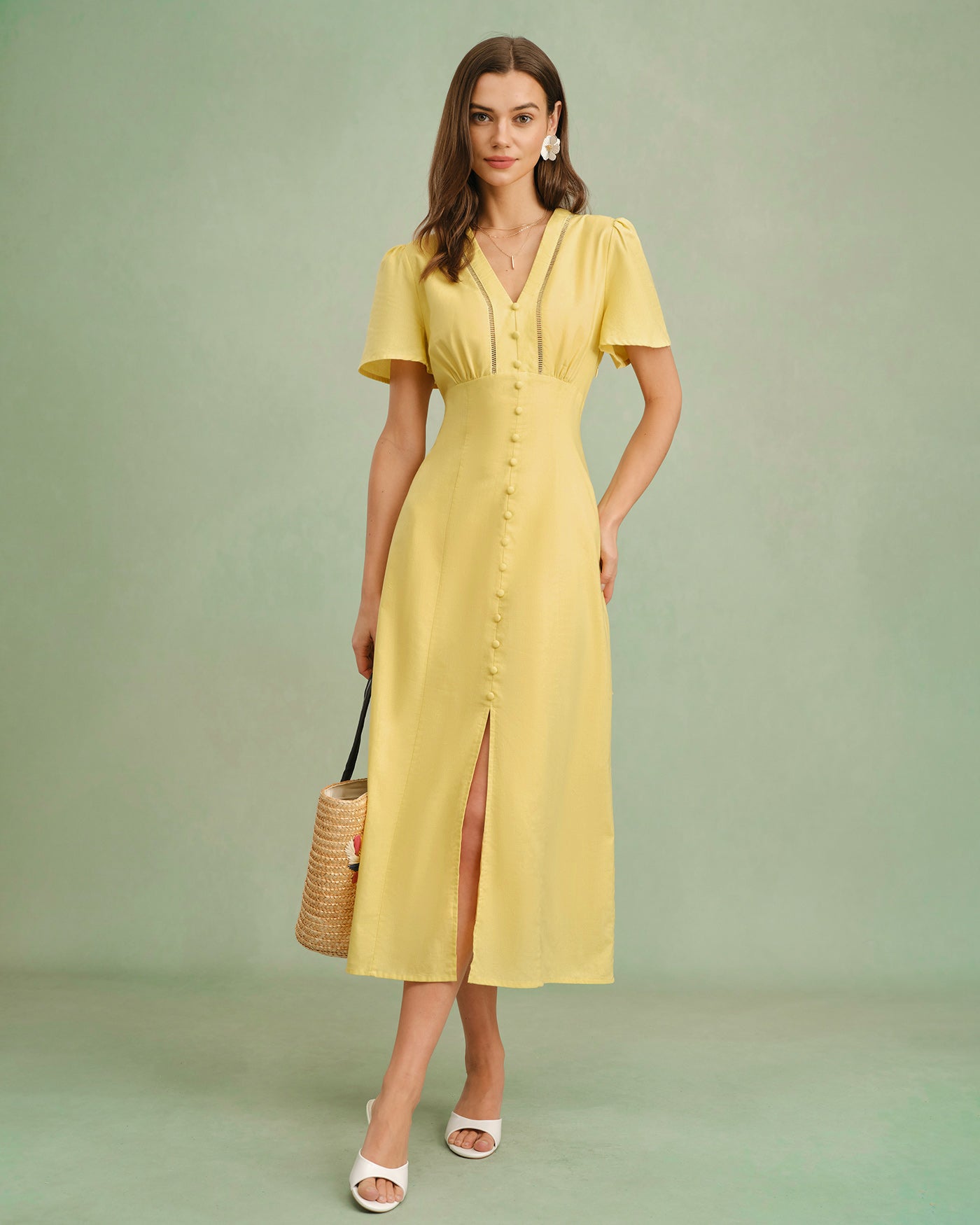 Vestido midi con botones y cuello de pico amarillo