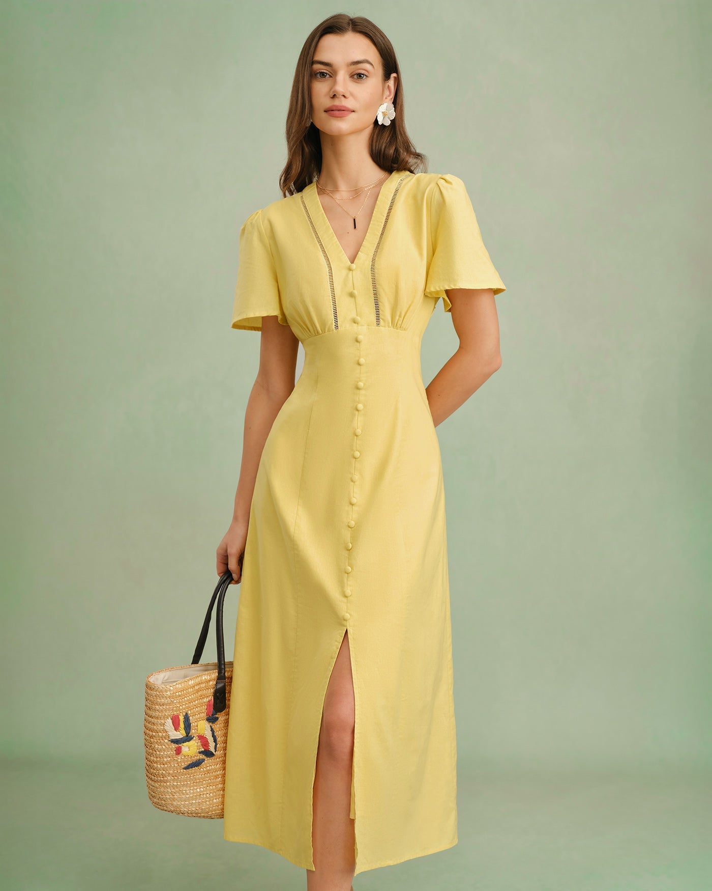 Vestido midi con botones y cuello de pico amarillo