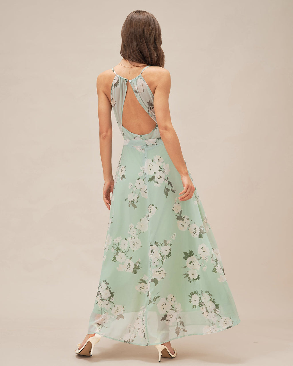Vestido largo verde floral con cuello desbocado