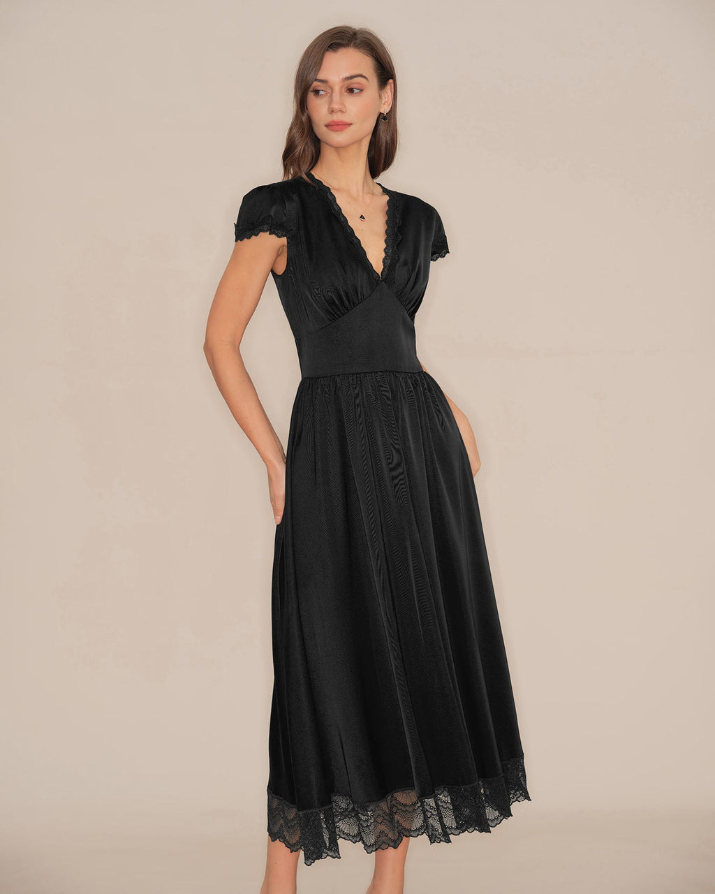 Black V Neck Lace Puffed Sleeve Maxi Dress