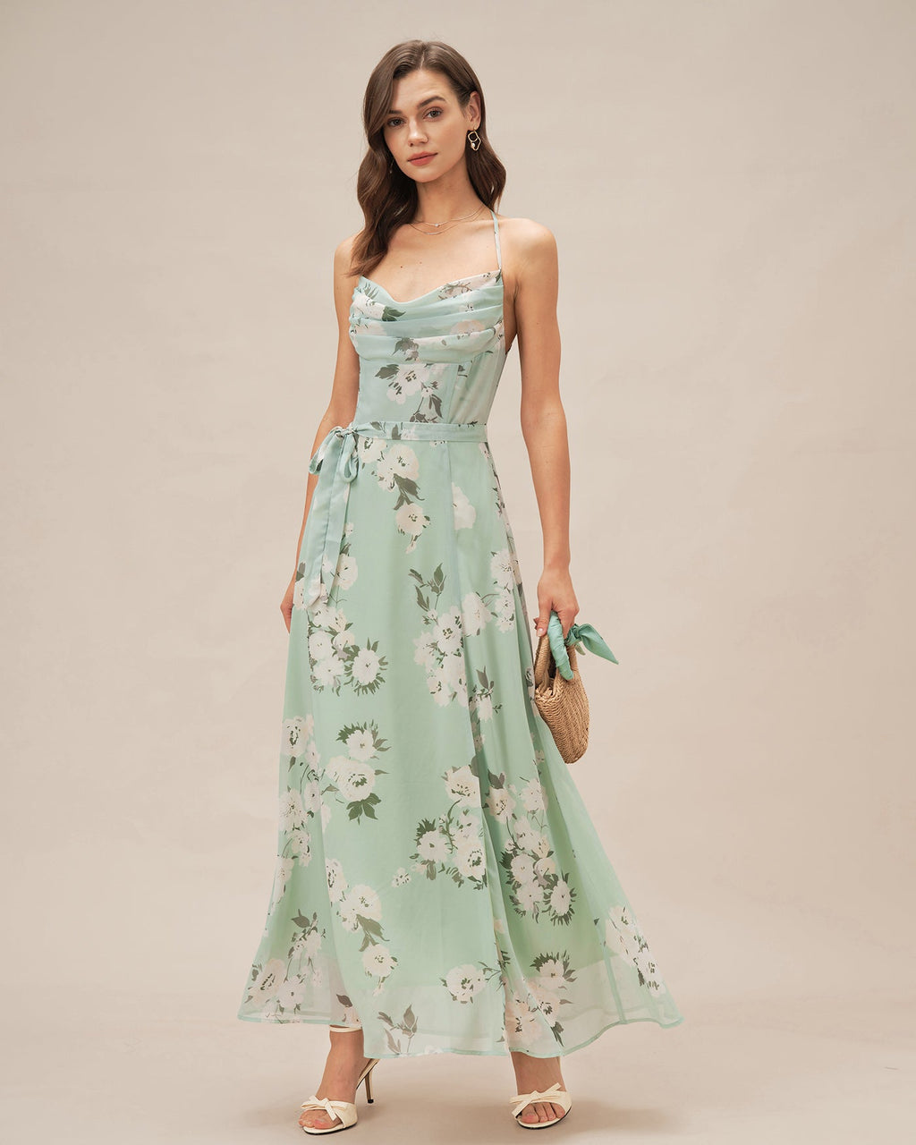 Vestido largo verde floral con cuello desbocado