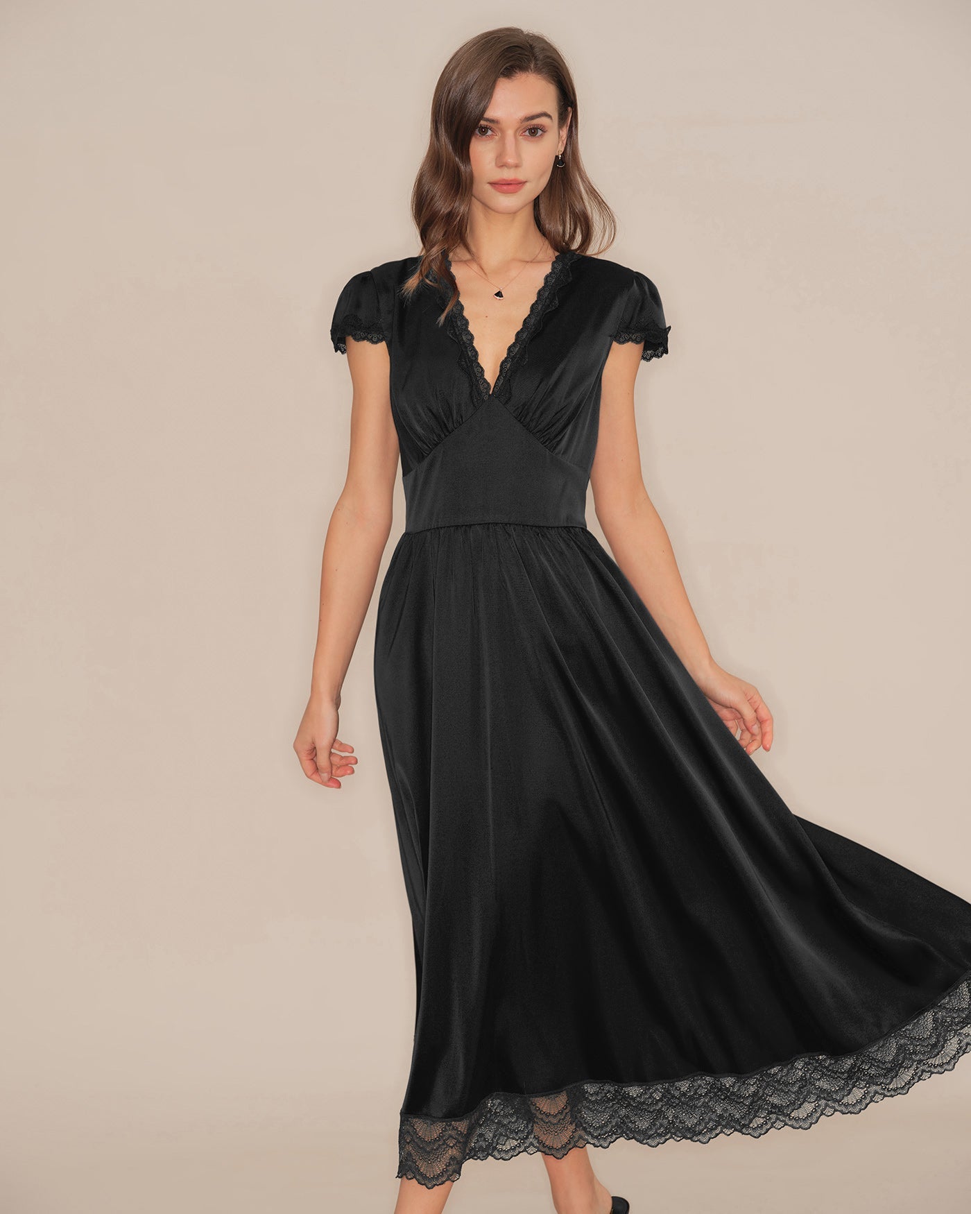 Black V Neck Lace Puffed Sleeve Maxi Dress