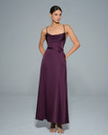 Vestido maxi de satén con cuello vuelto morado