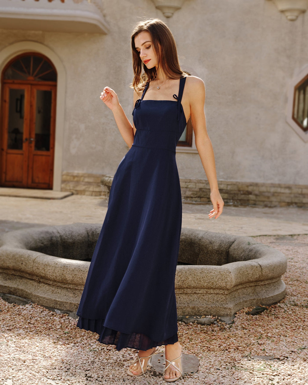 Vestido maxi lencero con escote cuadrado en azul marino