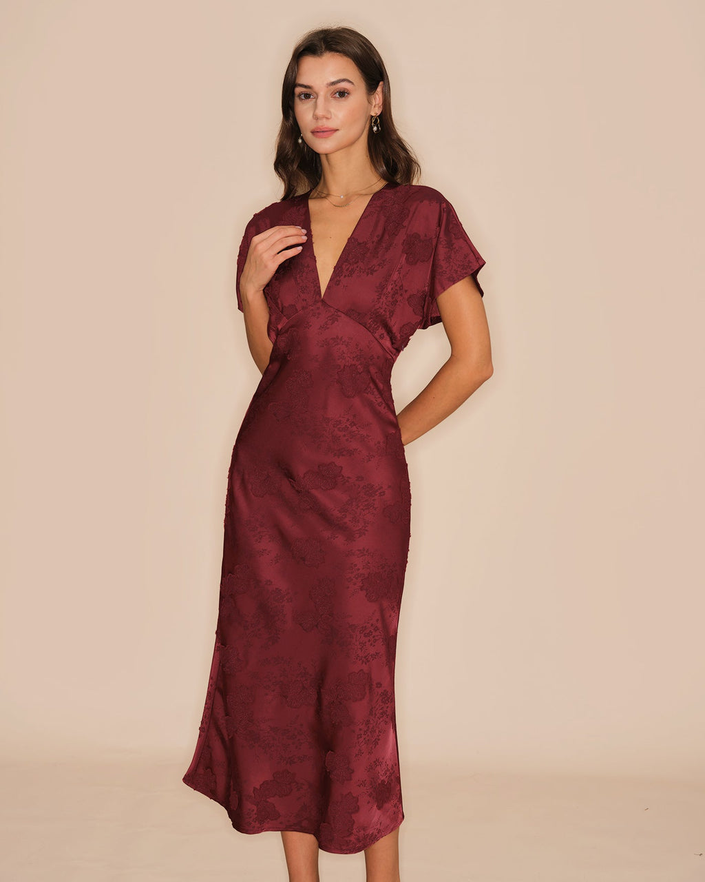 Vestido midi jacquard escote pico rojo vino