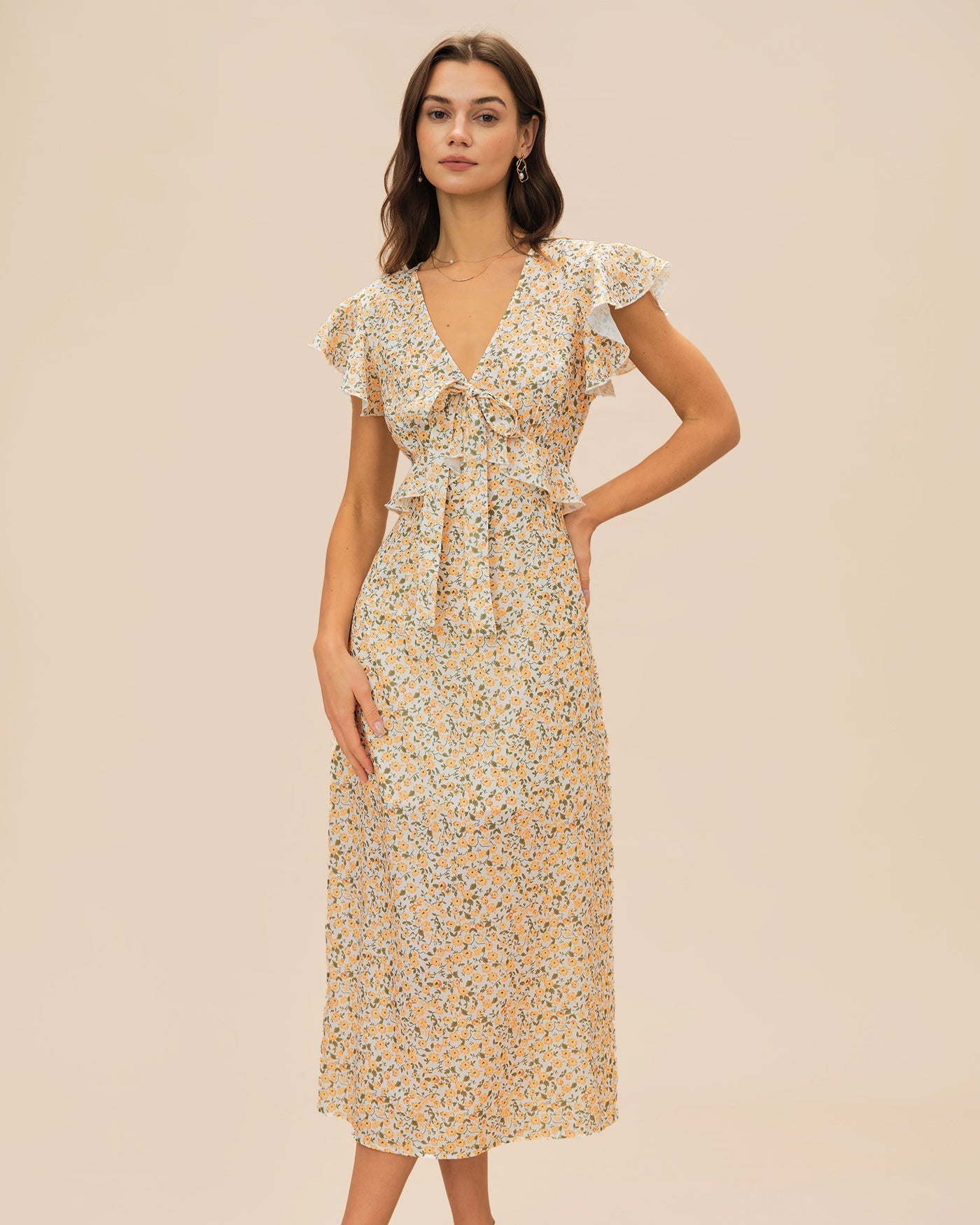 Vestido Midi Amarillo con Cuello en V y Volantes Florales