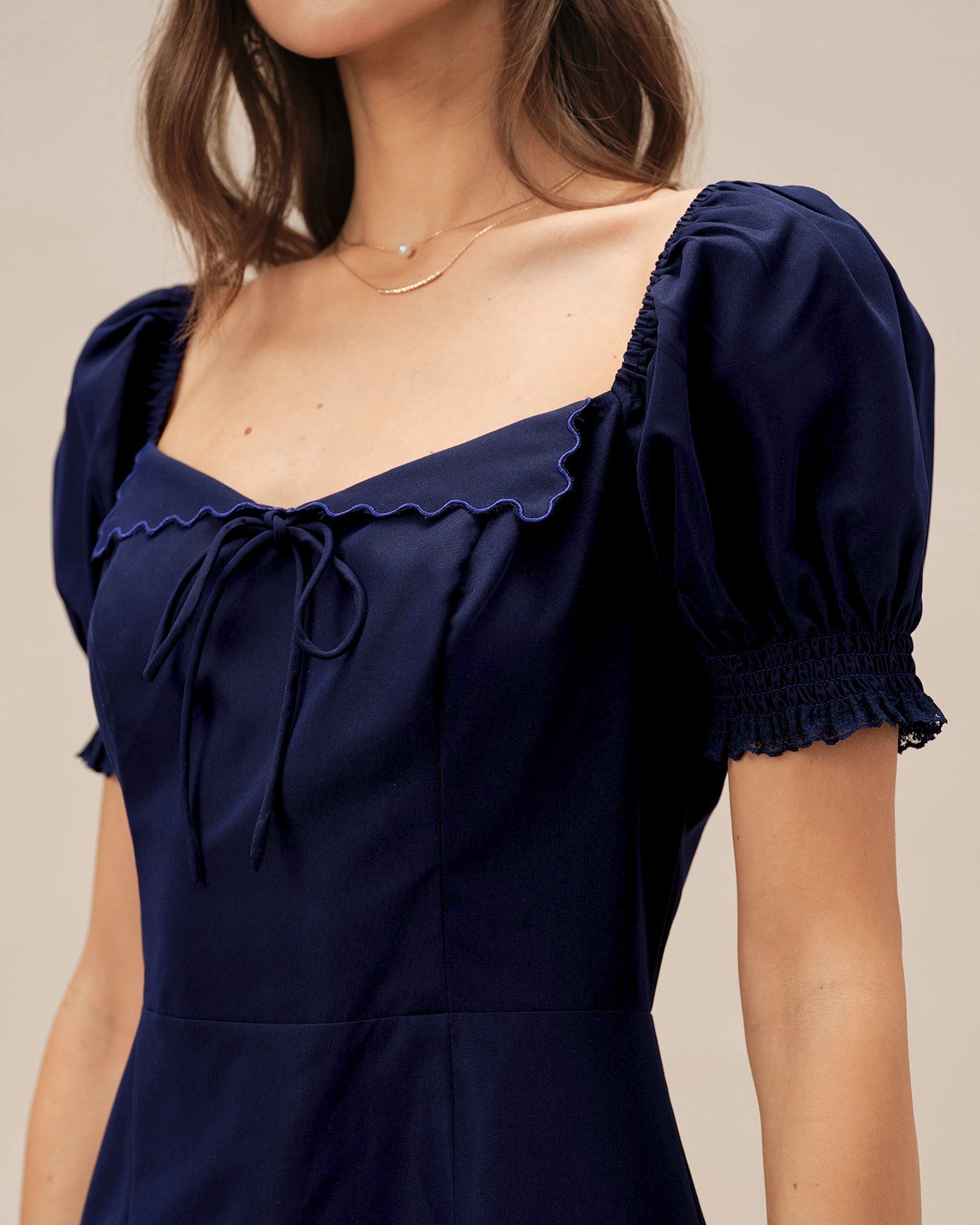 Vestido Midi con Mangas Abullonadas y Cuello de Pico Azul Marino