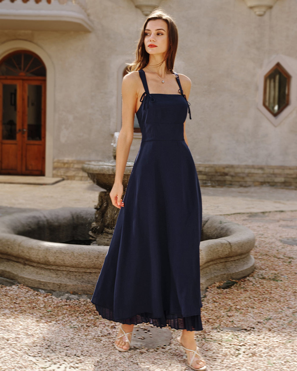 Vestido maxi lencero con escote cuadrado en azul marino