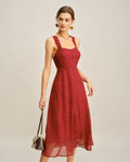Vestido midi floral rojo con escote corazón