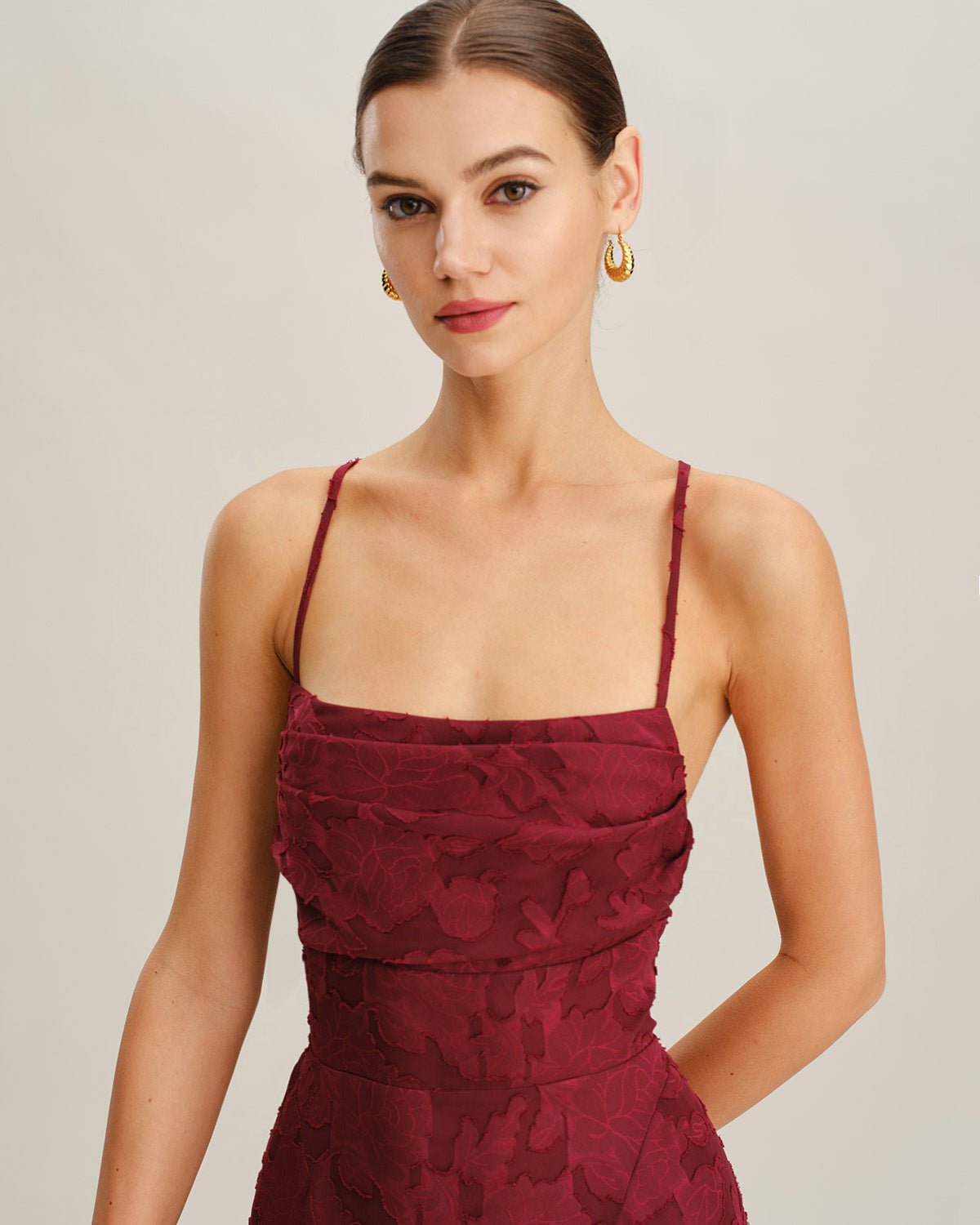 Minivestido Lencero sin Espalda con Estampado Floral Rojo Vino