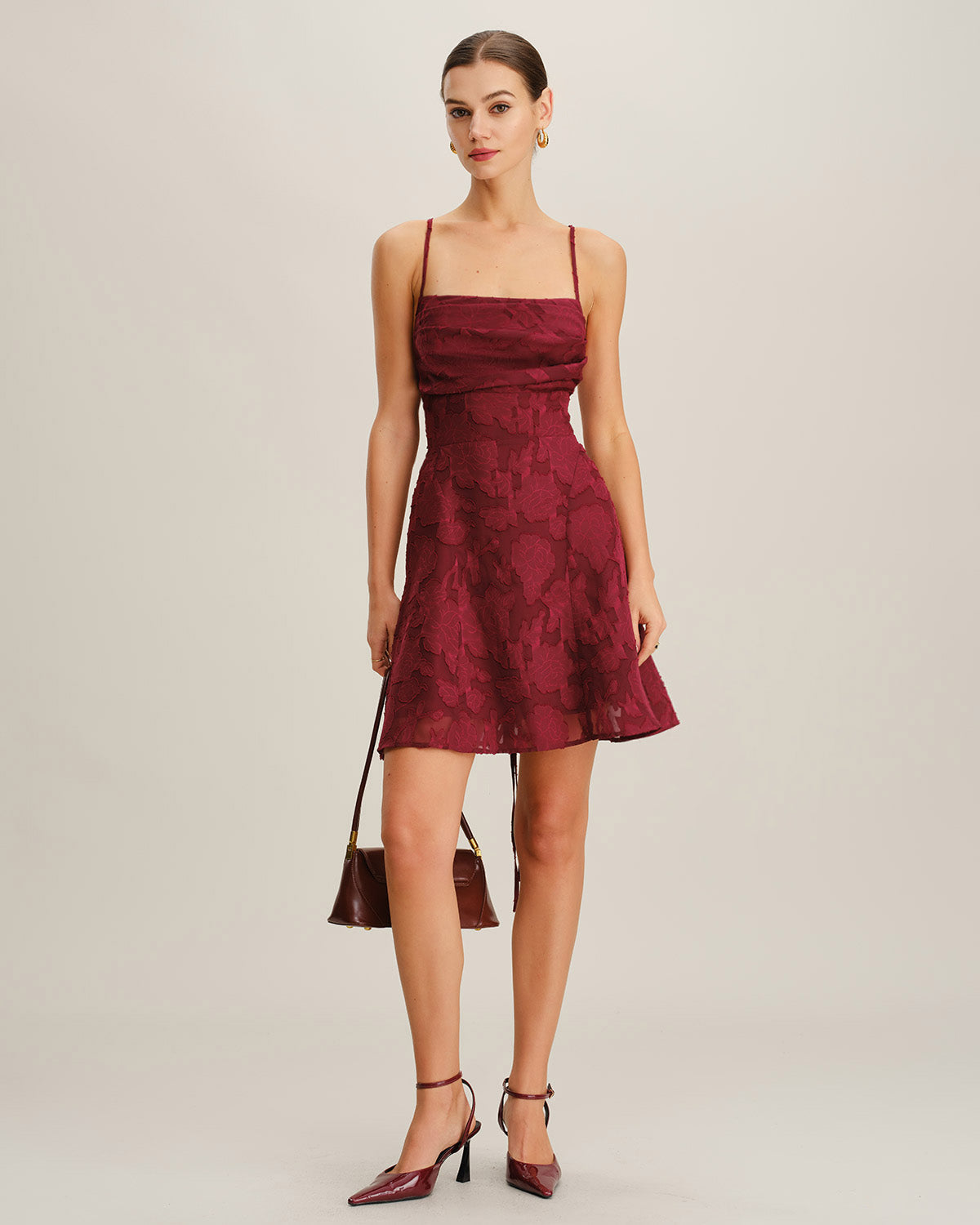 Minivestido Lencero sin Espalda con Estampado Floral Rojo Vino