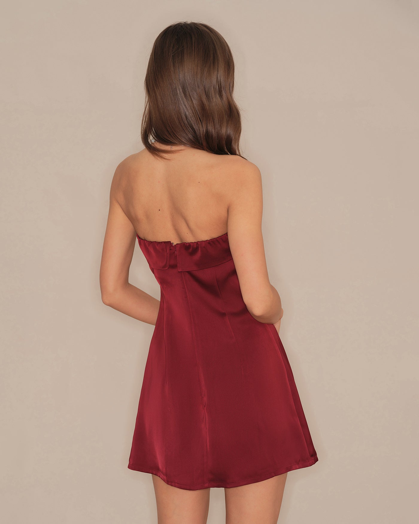 Minivestido rojo sin tirantes de corte A