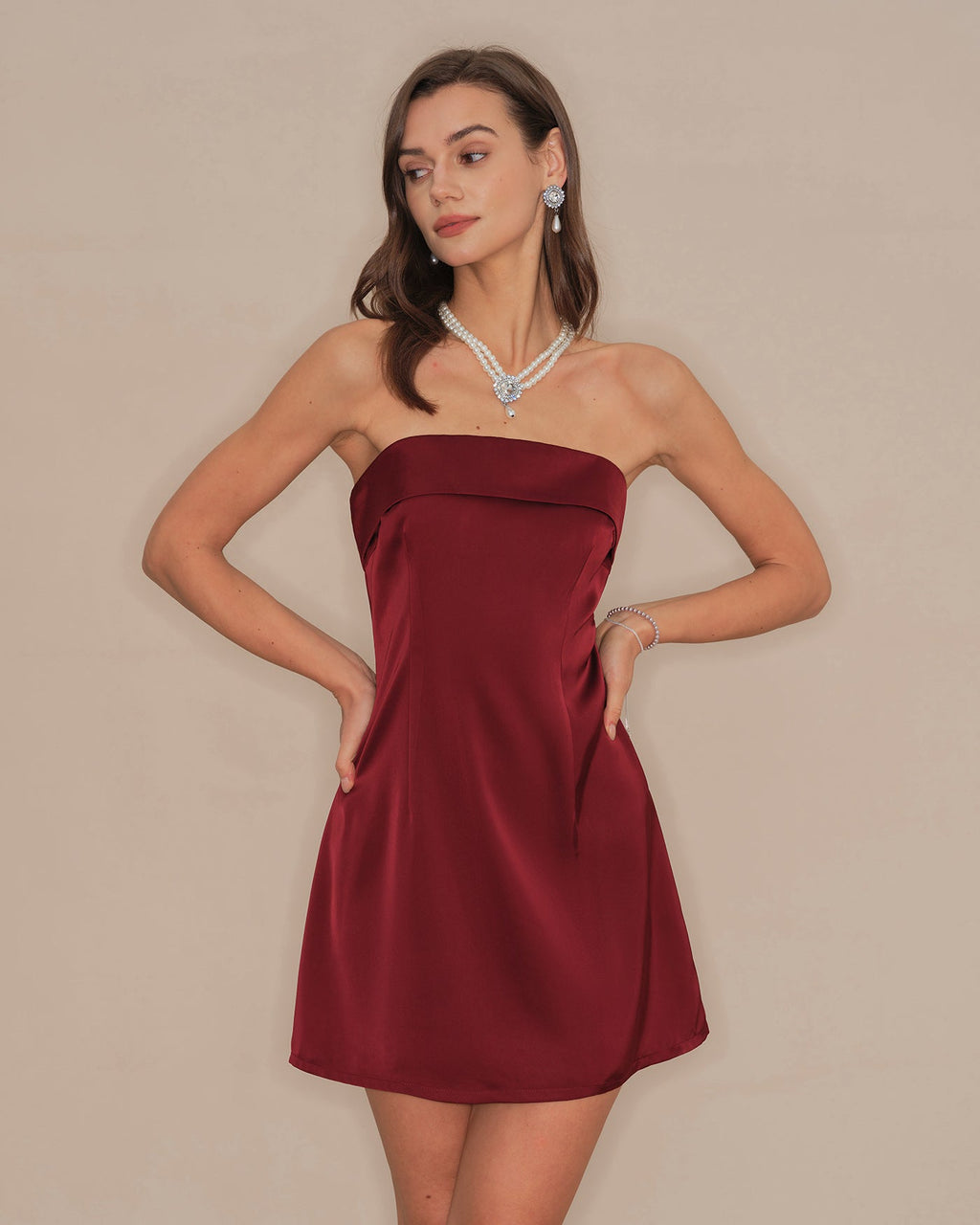 Minivestido rojo sin tirantes de corte A