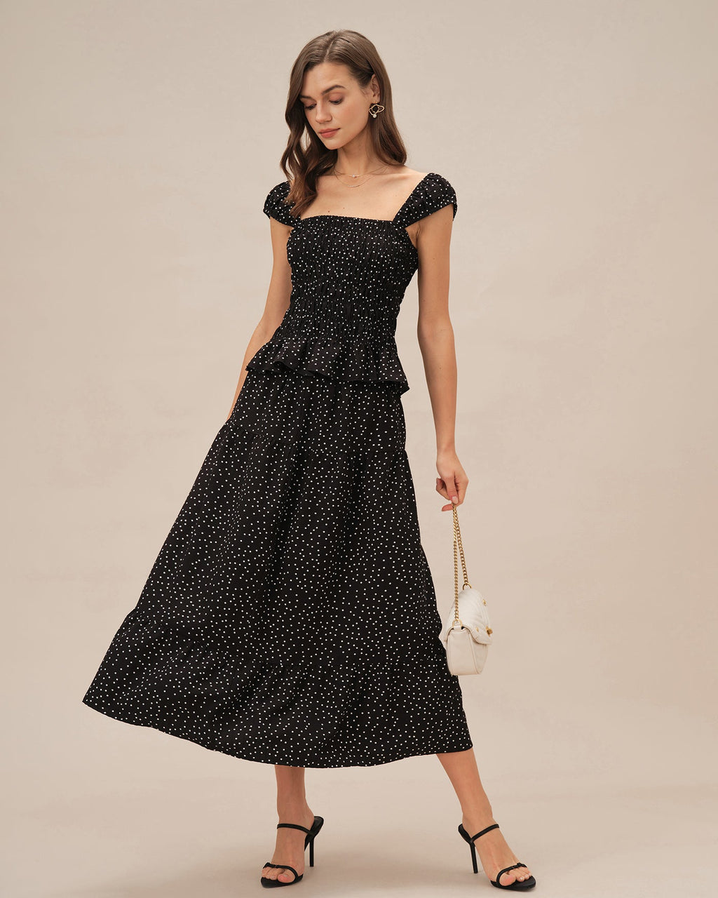 Falda midi fruncida negra de lunares