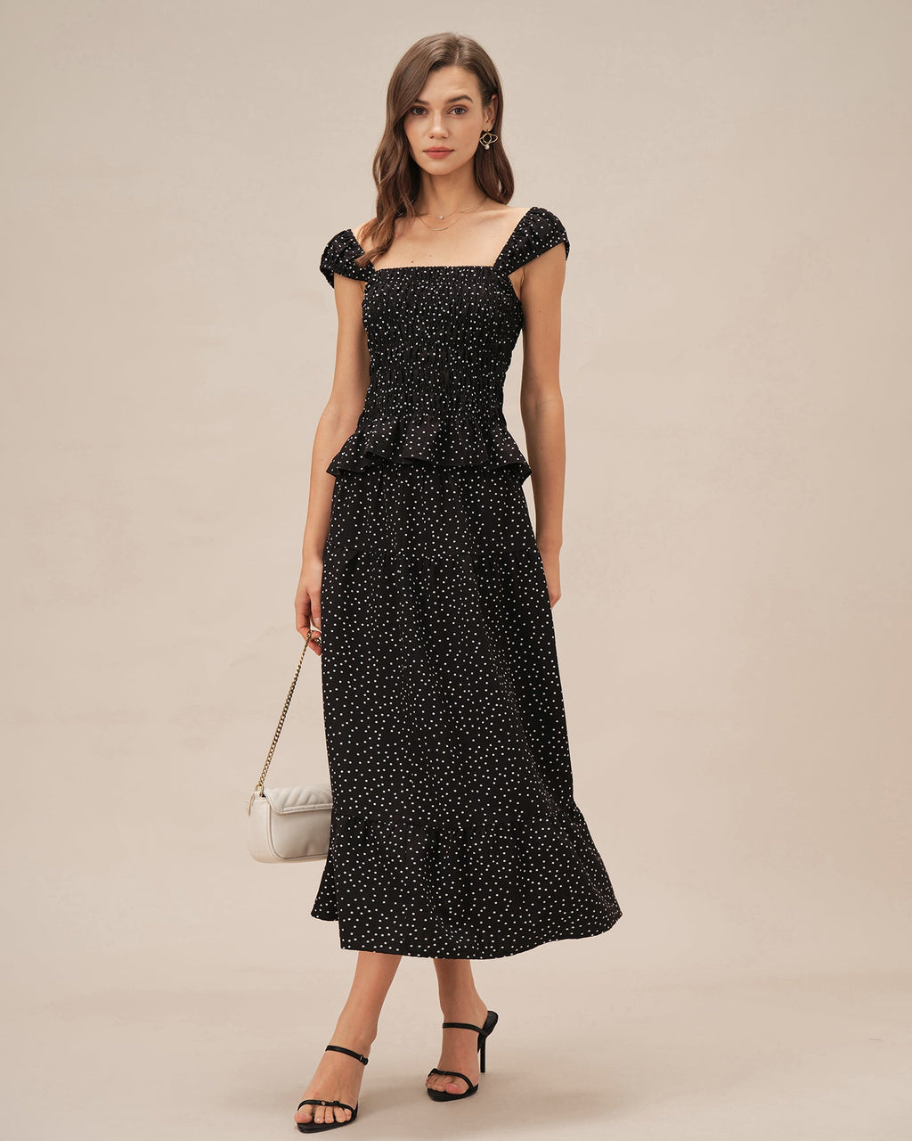 Falda midi fruncida negra de lunares