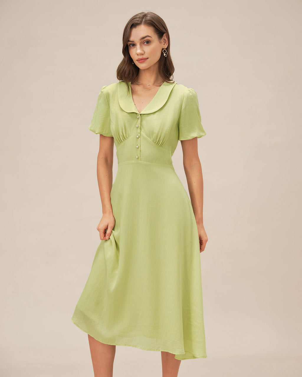 Vestido midi abotonado con cuello en color verde