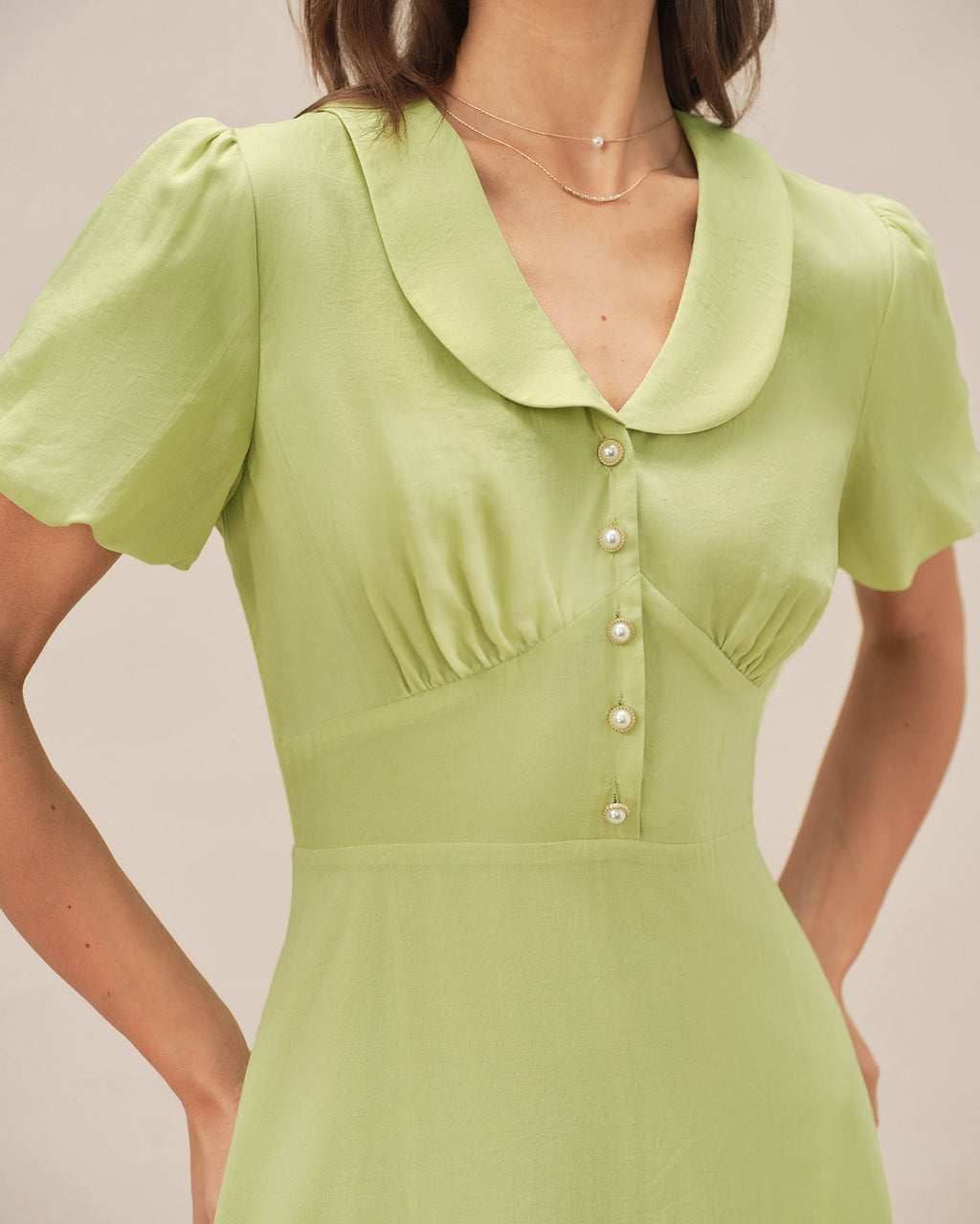 Vestido midi abotonado con cuello en color verde
