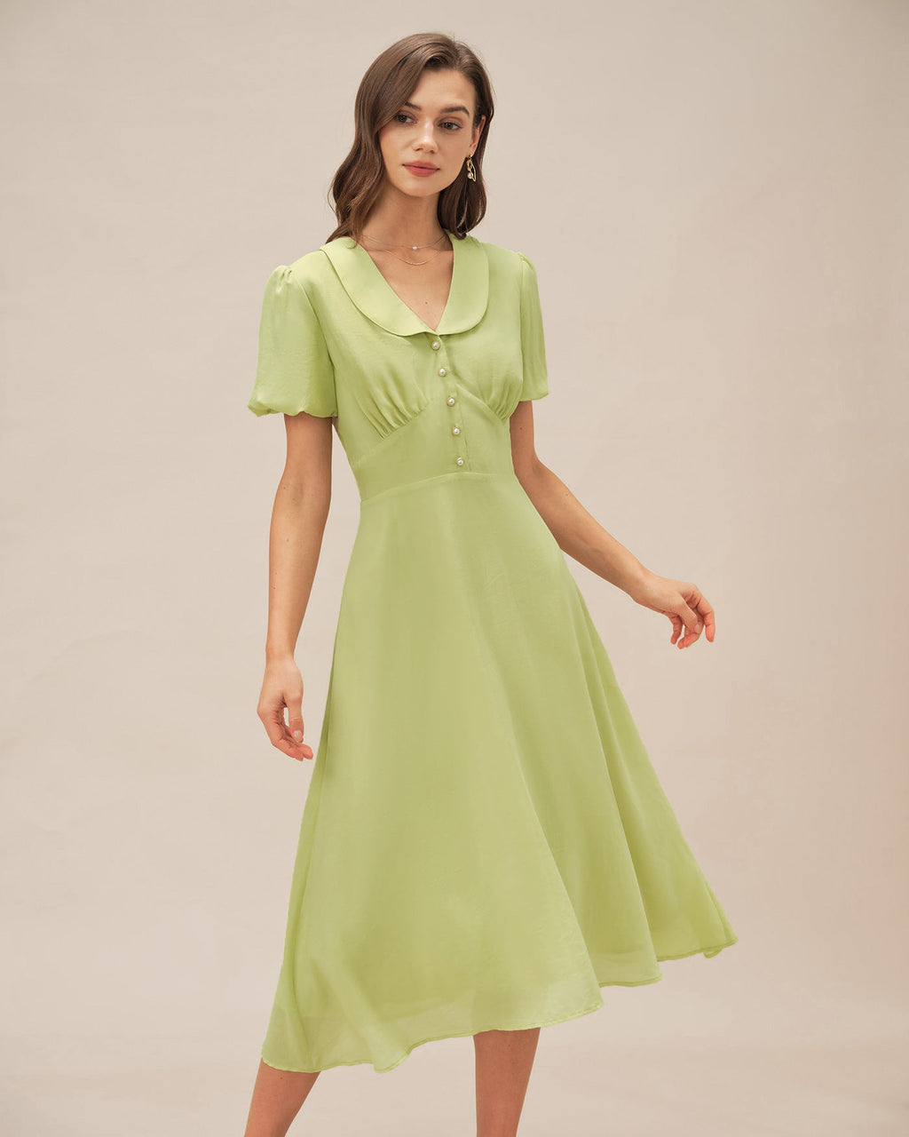 Vestido midi abotonado con cuello en color verde