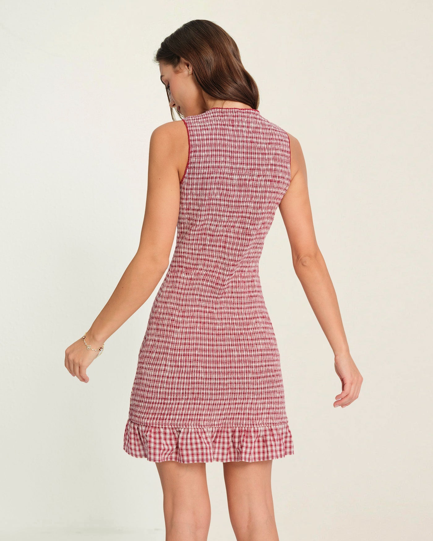 Mini vestido a cuadros con volantes rojos