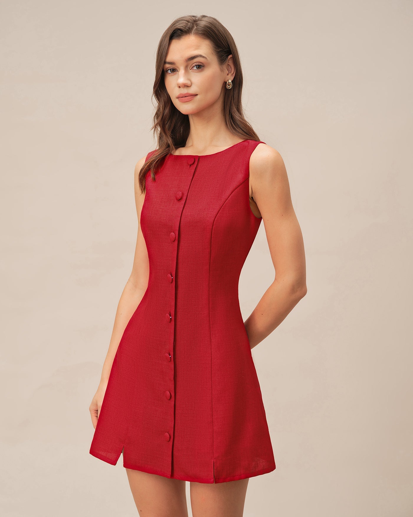 Minivestido rojo con botones y escote barco